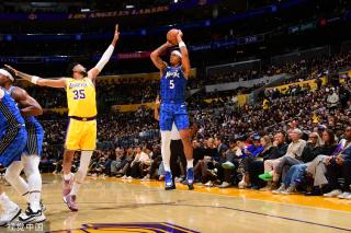 他必须在健 他必须在健